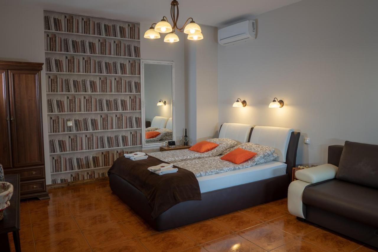 F57 - Franko Csaladi Panzio Bed & Breakfast Balatonlelle Eksteriør bilde