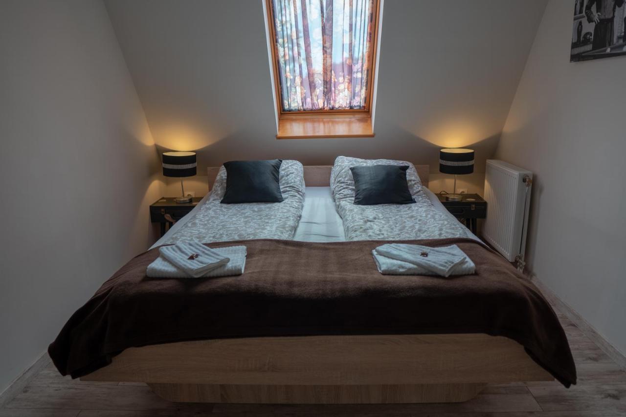 F57 - Franko Csaladi Panzio Bed & Breakfast Balatonlelle Eksteriør bilde