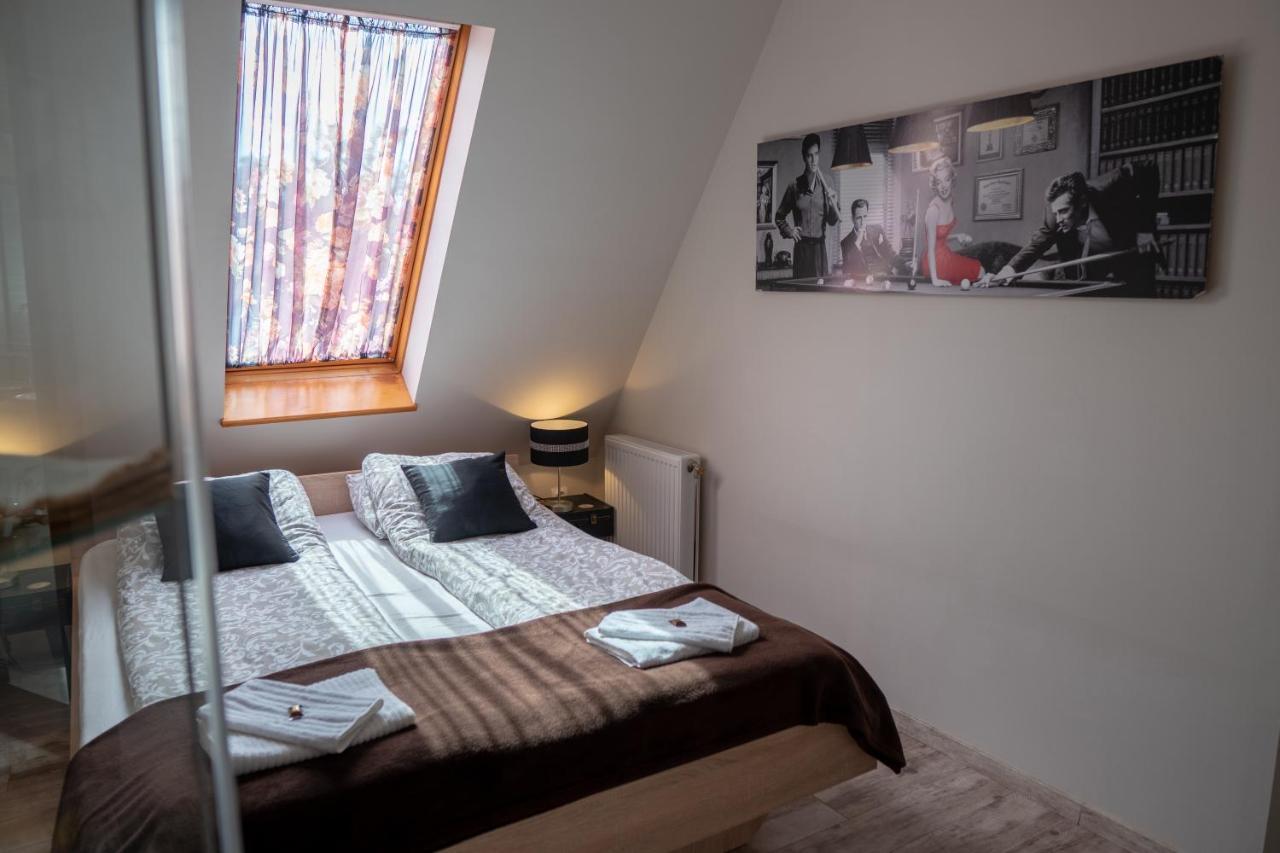 F57 - Franko Csaladi Panzio Bed & Breakfast Balatonlelle Eksteriør bilde