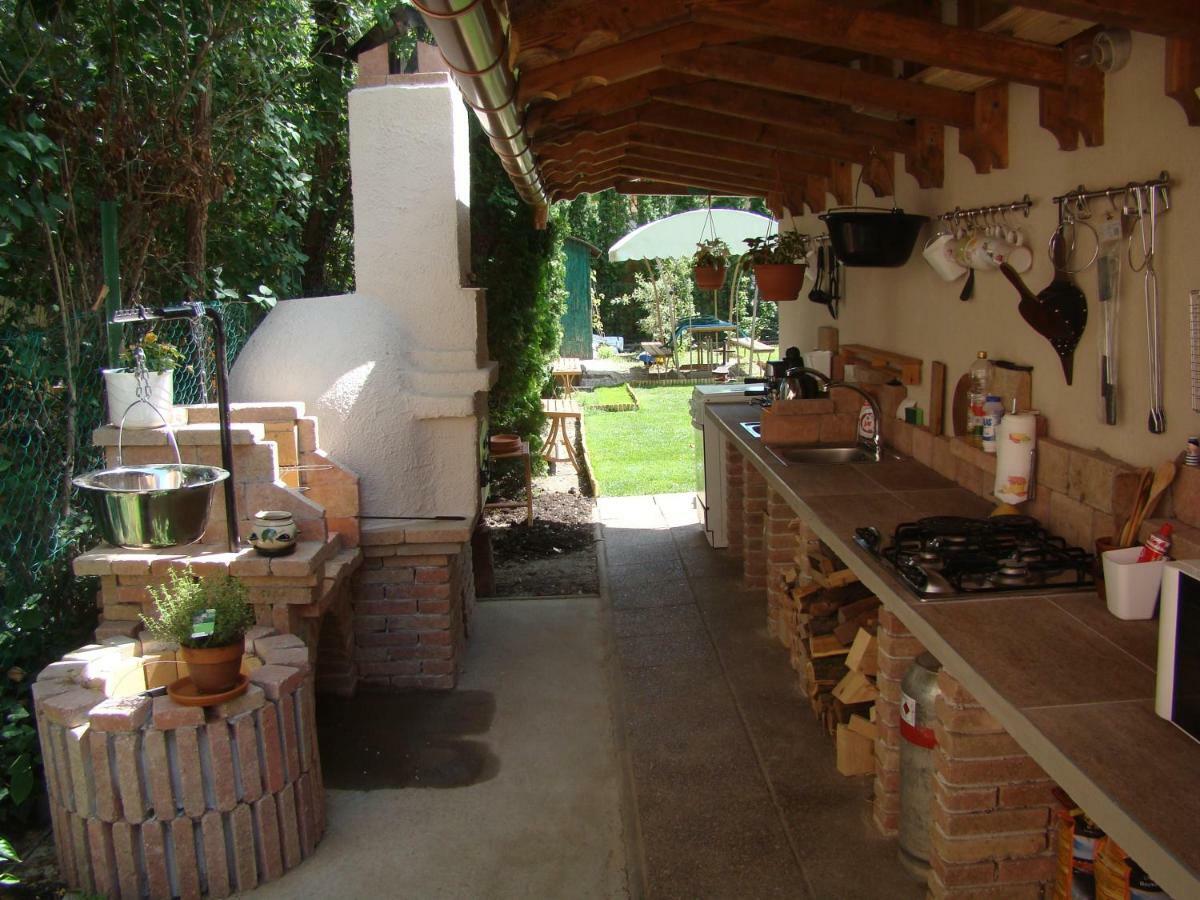 F57 - Franko Csaladi Panzio Bed & Breakfast Balatonlelle Eksteriør bilde
